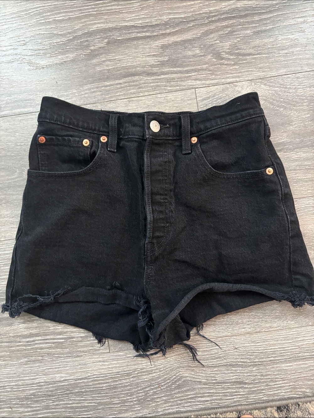 Levi’s Ribcage Button Fly Cutoff Shorts – Black Wash – Size 28